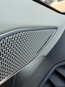 VW Golf Rabbit mHEV DSG in Grenadillschwarz Metallic