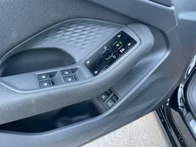 Audi A5 Avant TFSI e-hybrid quattro 220 kW in schwarz - normal