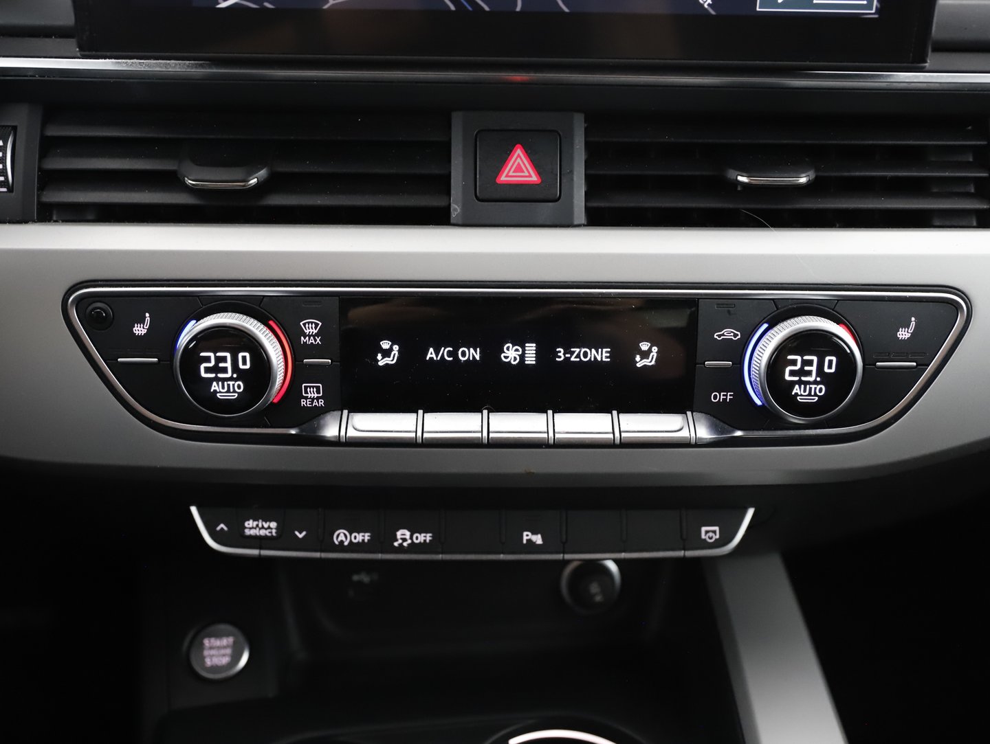 Audi A4 Limousine 40 TDI advanced quattro | Bild 16 von 20