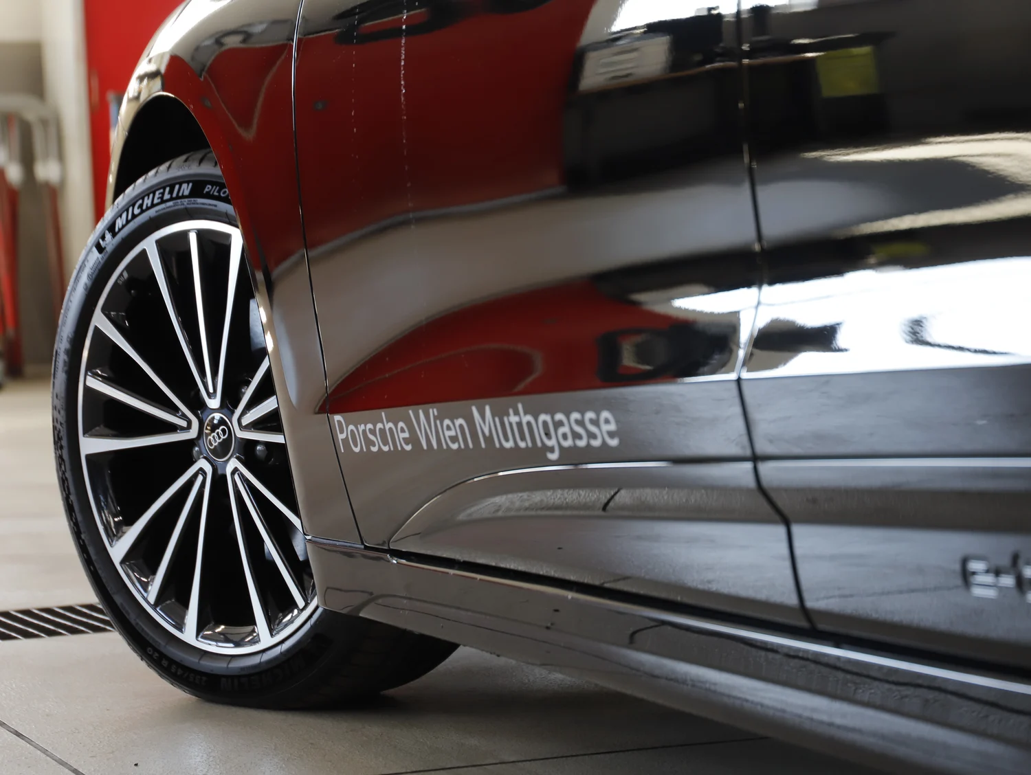 Bild eines Audi A6 Avant e-tron