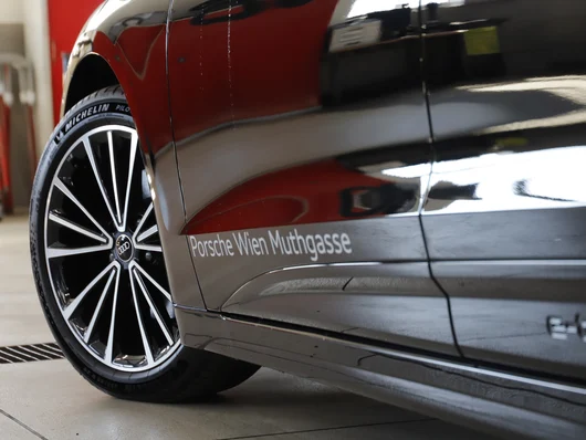 Bild eines Audi A6 Avant e-tron