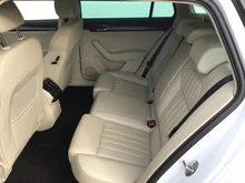 Škoda Superb Combi Style TDI DSG in 2Y Moon-Weiss Metallic