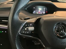Škoda Enyaq Sportline 80 in Black-Magic Perleffekt