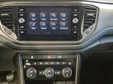 VW T-Roc Design TSI in White Silver Met.