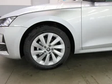 Škoda Octavia Combi Selection TSI in Brillant-Silber Metallic