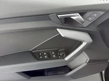 Audi A3 Sportback 30 TFSI in Brillantschwarz