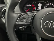 Audi Q2 35 TDI quattro intense in quantumgrau