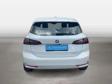 BMW 2xx 2 Active Tourer 218 i Luxury Line in weiss - metallic