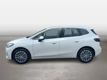 BMW 2xx 2 Active Tourer 218 i Luxury Line in weiss - metallic
