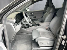 Audi Q6 e-tron quattro in Mythosschwarz Metallic
