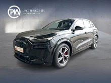 Audi Q6 e-tron quattro in Mythosschwarz Metallic