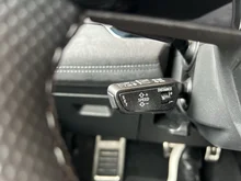 Audi Q6 e-tron quattro in Mythosschwarz Metallic