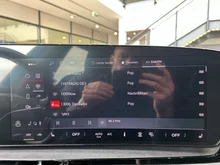 Audi Q6 e-tron quattro in Mythosschwarz Metallic