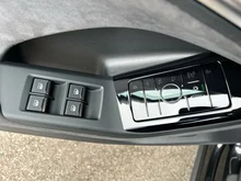 Audi Q6 e-tron quattro in Mythosschwarz Metallic