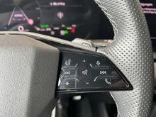 Audi Q6 e-tron quattro in Mythosschwarz Metallic