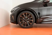 CUPRA Born PLUS 58/61 140kW/190PS in Nacht-Schwarz Metallic