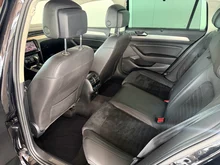 VW Passat Variant Highline TDI DSG in 2T Deep Black Perleffekt