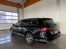 VW Passat Variant Highline TDI DSG in 2T Deep Black Perleffekt
