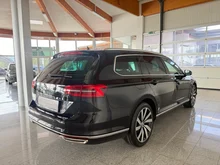 VW Passat Variant Highline TDI DSG in 2T Deep Black Perleffekt