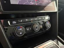 VW Passat Variant Highline TDI DSG in 2T Deep Black Perleffekt