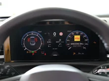 VW T-Roc R-Line eTSI DSG in Canary Yellow Dach Black Uni