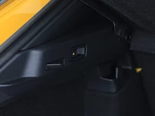 VW T-Roc R-Line eTSI DSG in Canary Yellow Dach Black Uni