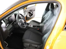 VW T-Roc R-Line eTSI DSG in Canary Yellow Dach Black Uni