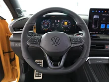 VW T-Roc R-Line eTSI DSG in Canary Yellow Dach Black Uni
