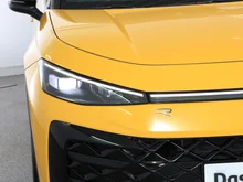 VW T-Roc R-Line eTSI DSG in Canary Yellow Dach Black Uni