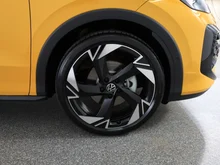 VW T-Roc R-Line eTSI DSG in Canary Yellow Dach Black Uni
