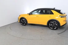 VW T-Roc R-Line eTSI DSG in Canary Yellow Dach Black Uni
