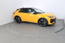 VW T-Roc R-Line eTSI DSG in Canary Yellow Dach Black Uni