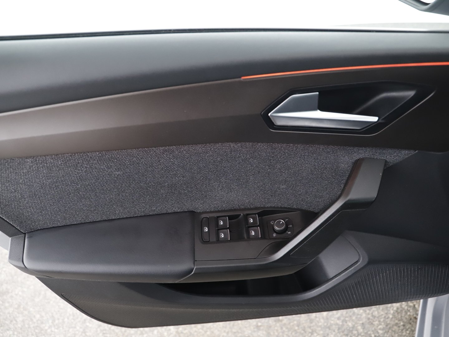 SEAT Leon SP Kombi Xcellence 2.0 TDI DSG | Bild 4 von 13