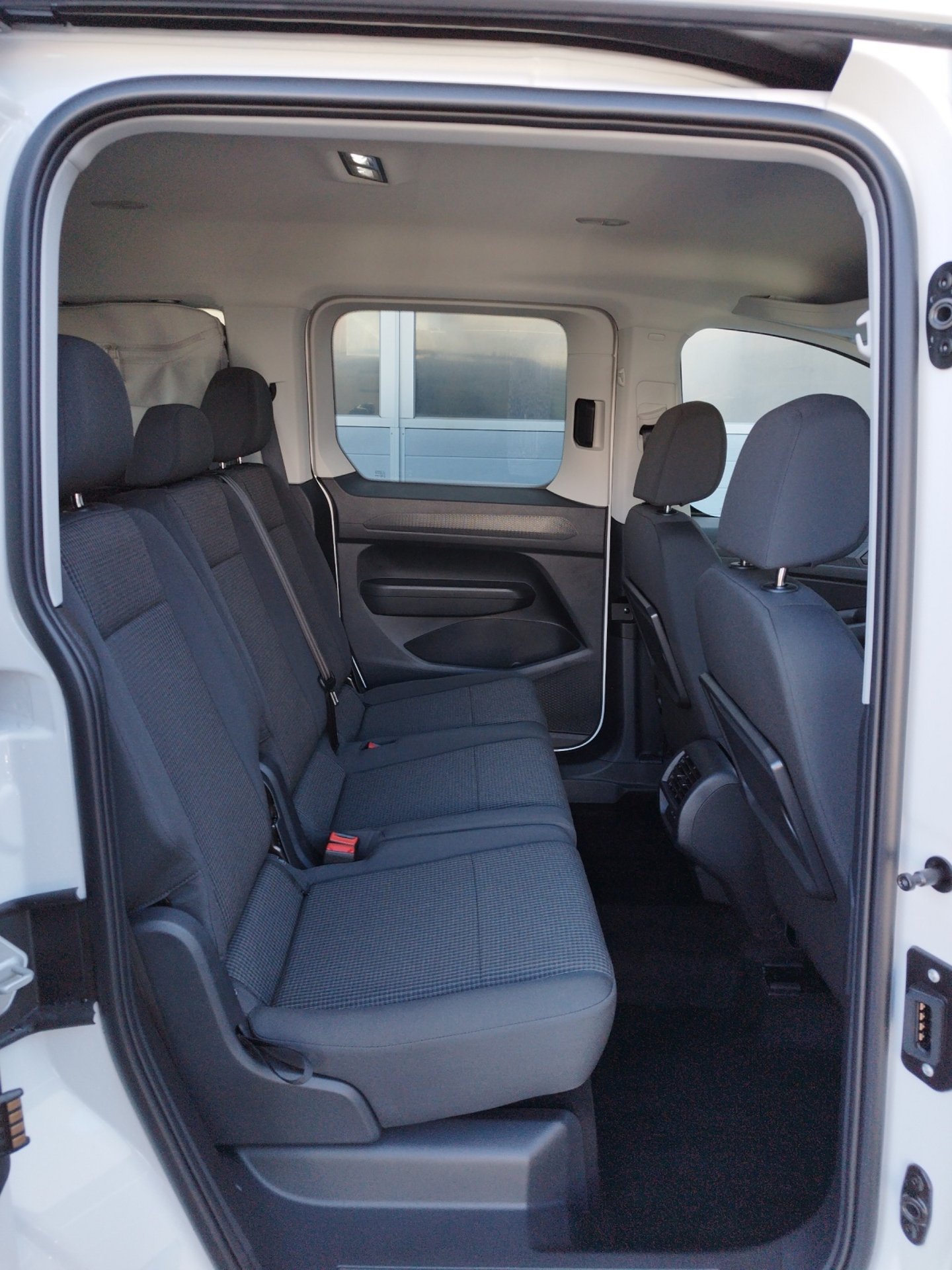 VW Caddy California TDI | Bild 9 von 24