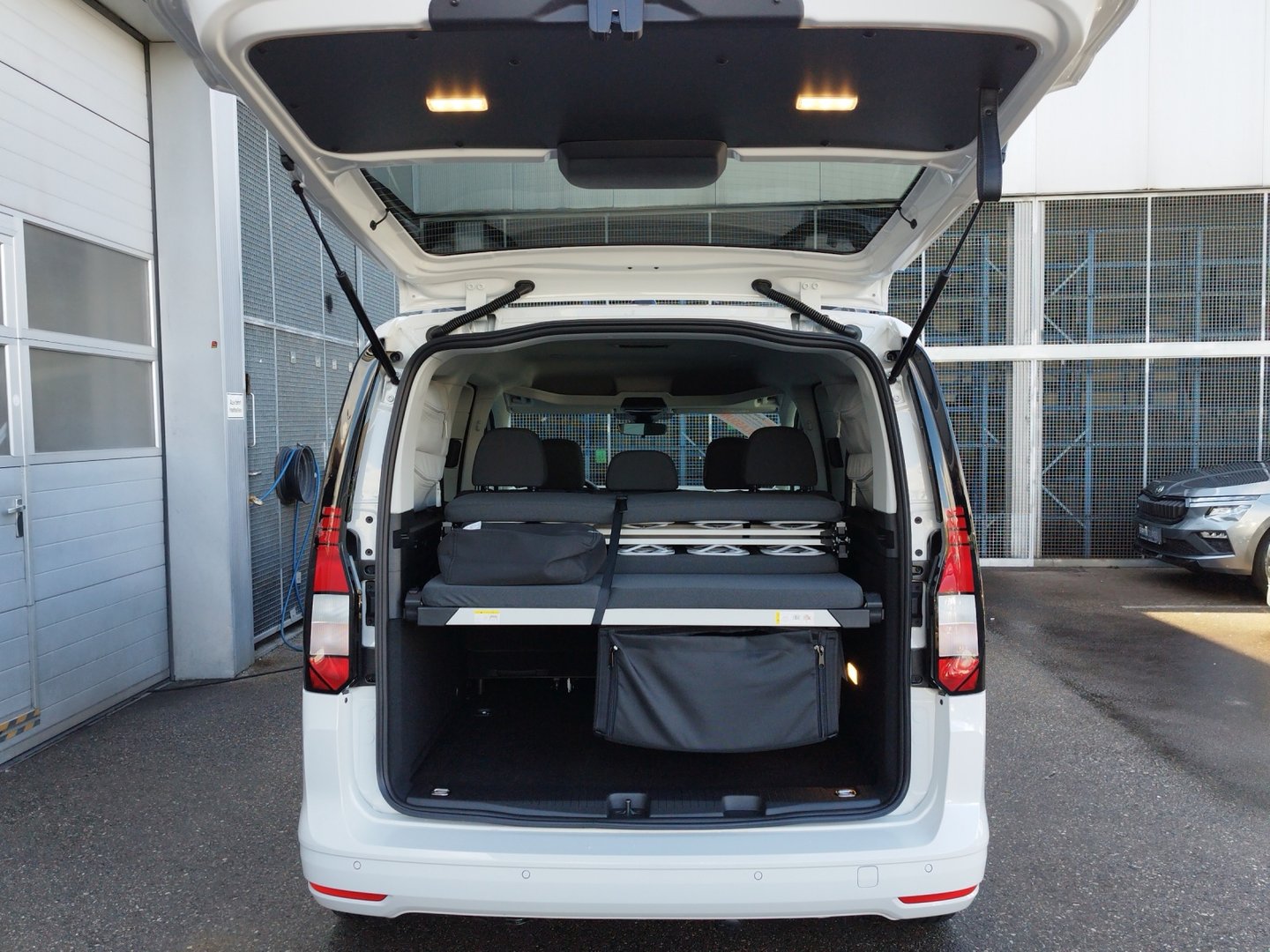 VW Caddy California TDI | Bild 11 von 24