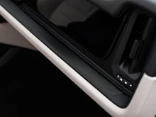 Porsche Cayenne E-Hybrid in weiss - metallic