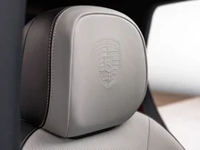 Porsche Cayenne E-Hybrid in weiss - metallic