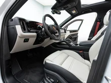 Porsche Cayenne E-Hybrid in weiss - metallic