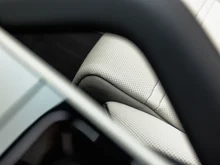 Porsche Cayenne E-Hybrid in weiss - metallic