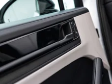 Porsche Cayenne E-Hybrid in weiss - metallic