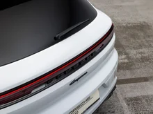 Porsche Cayenne E-Hybrid in weiss - metallic