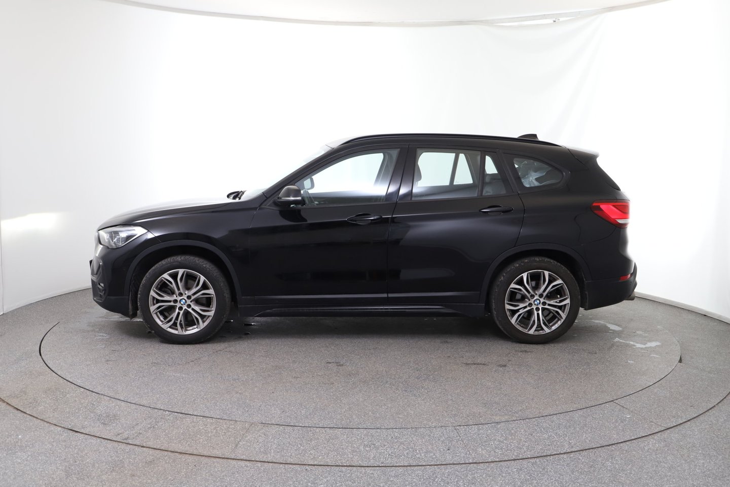 BMW X1 xDrive 20d Sport Line Aut. | Bild 2 von 31