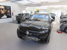 VW Touareg R eHybrid TSI 4MOTION in Grenadillschwarz Met