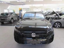 VW Touareg R eHybrid TSI 4MOTION in Grenadillschwarz Met