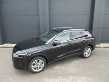 Audi Q5 SUV TDI quattro 150 kW in 0E Mythosschwarz Metallic