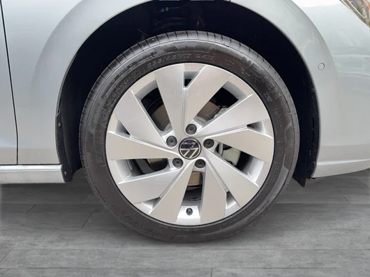 Bild eines VW Golf Rabbit mHEV DSG