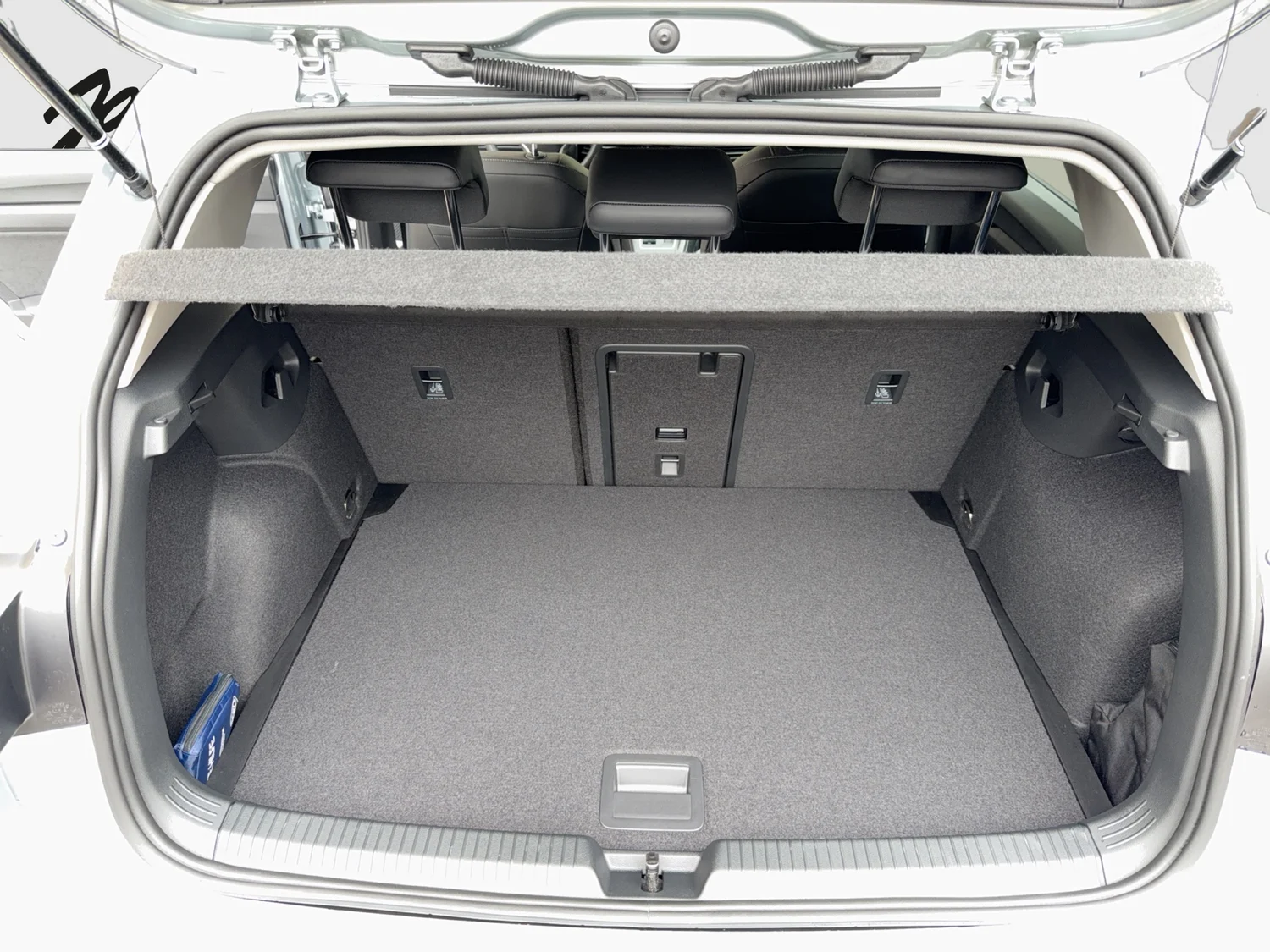 Bild eines VW Golf Rabbit mHEV DSG