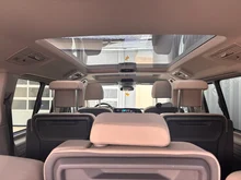 VW Multivan Business eHybrid 180 kW 4MOTION in Candyweiß / Starlight Blue Metallic