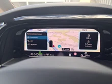 VW Multivan Business eHybrid 180 kW 4MOTION in Candyweiß / Starlight Blue Metallic