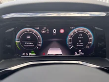 VW Multivan Business eHybrid 180 kW 4MOTION in Candyweiß / Starlight Blue Metallic